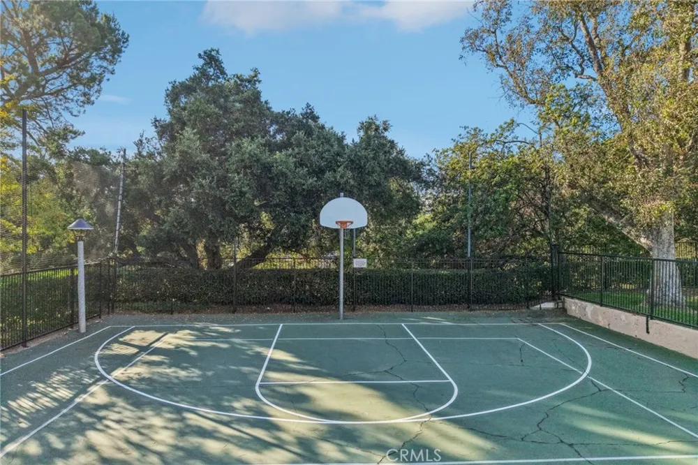 744 Smokewood Lane San Dimas, CA 91773