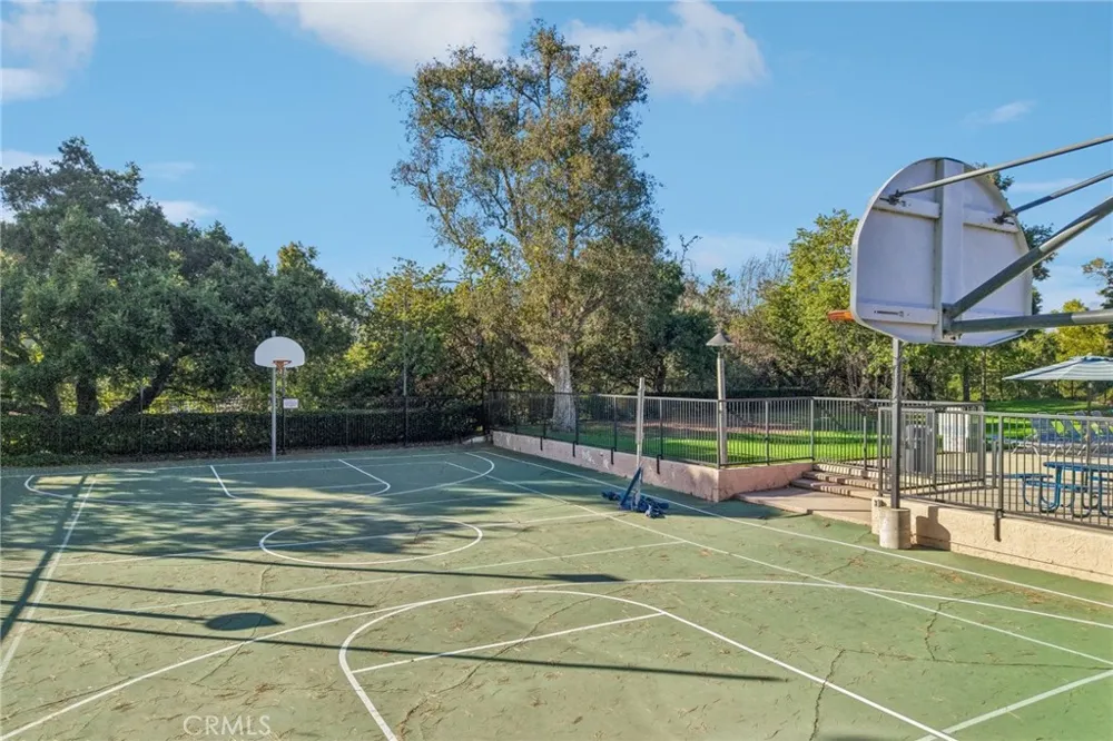 744 Smokewood Lane San Dimas, CA 91773