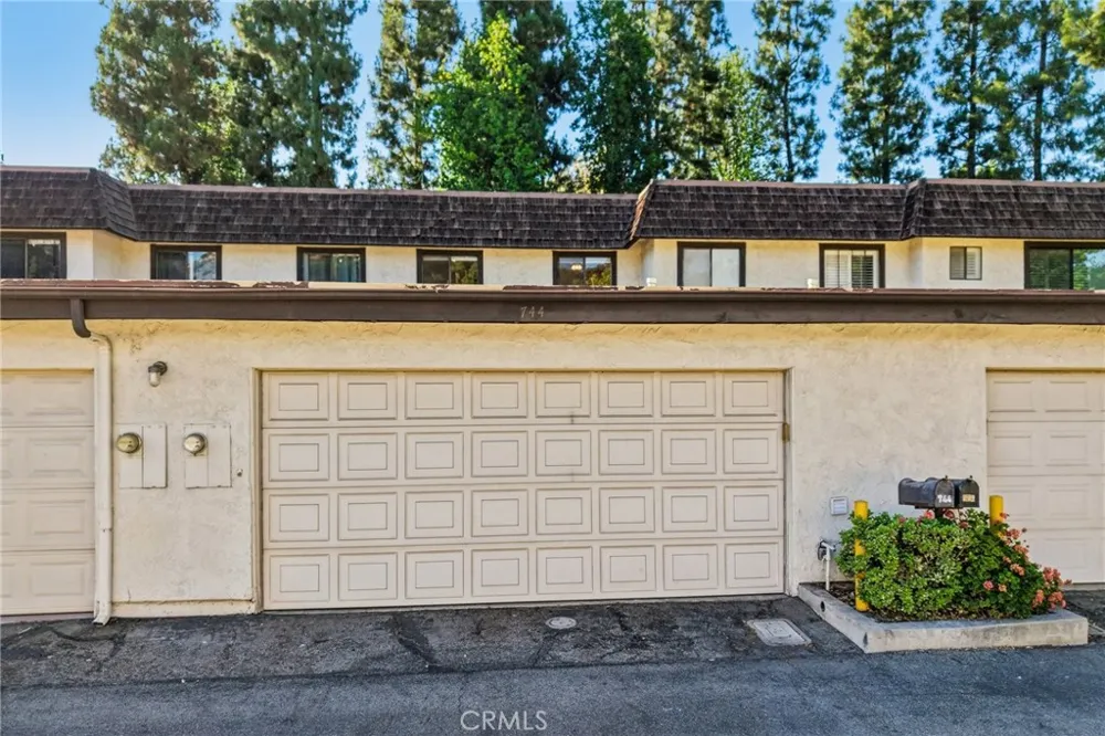 744 Smokewood Lane San Dimas, CA 91773