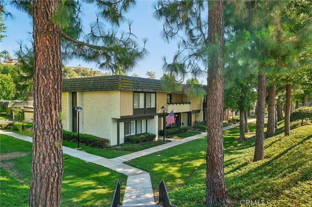744 Smokewood Lane San Dimas, CA 91773