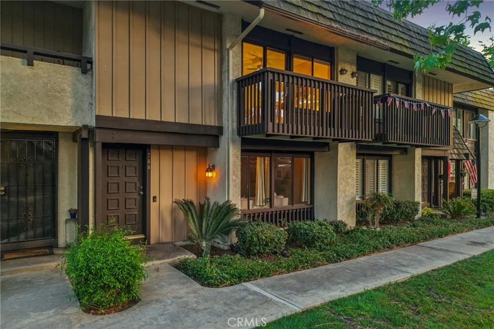 744 Smokewood Lane San Dimas, CA 91773