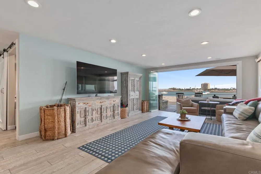 2812 Bayside Walk San Diego, CA 92109