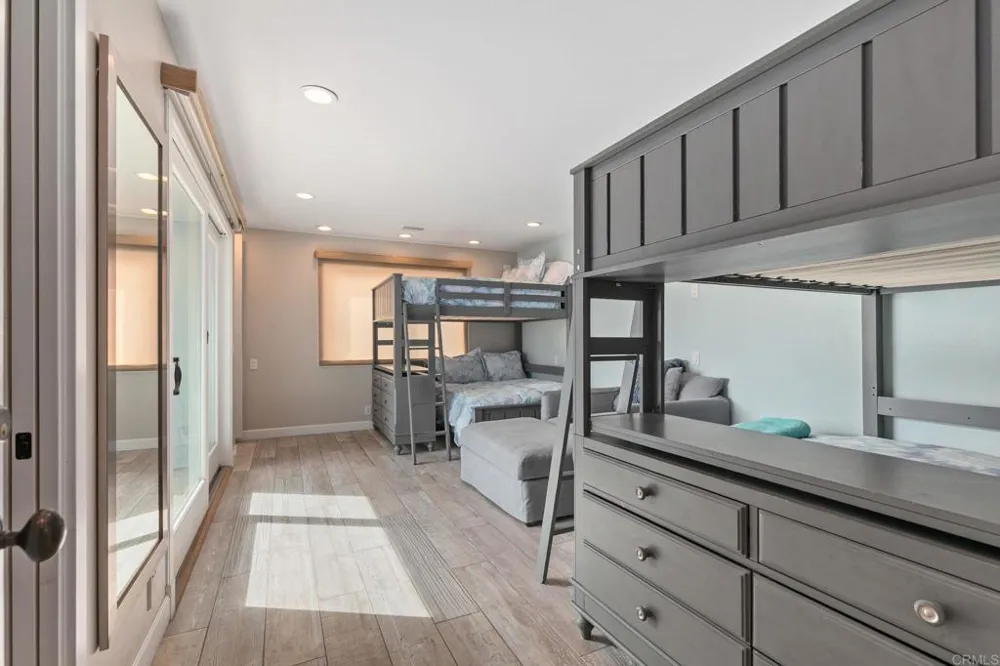 2812 Bayside Walk San Diego, CA 92109