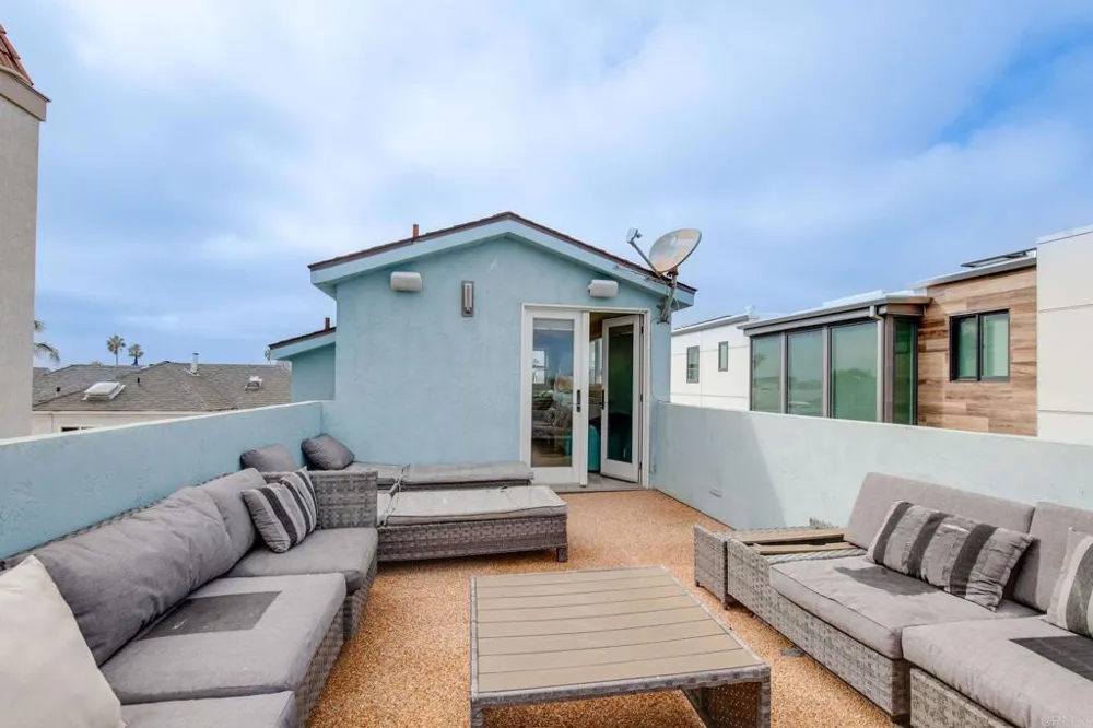 2812 Bayside Walk San Diego, CA 92109
