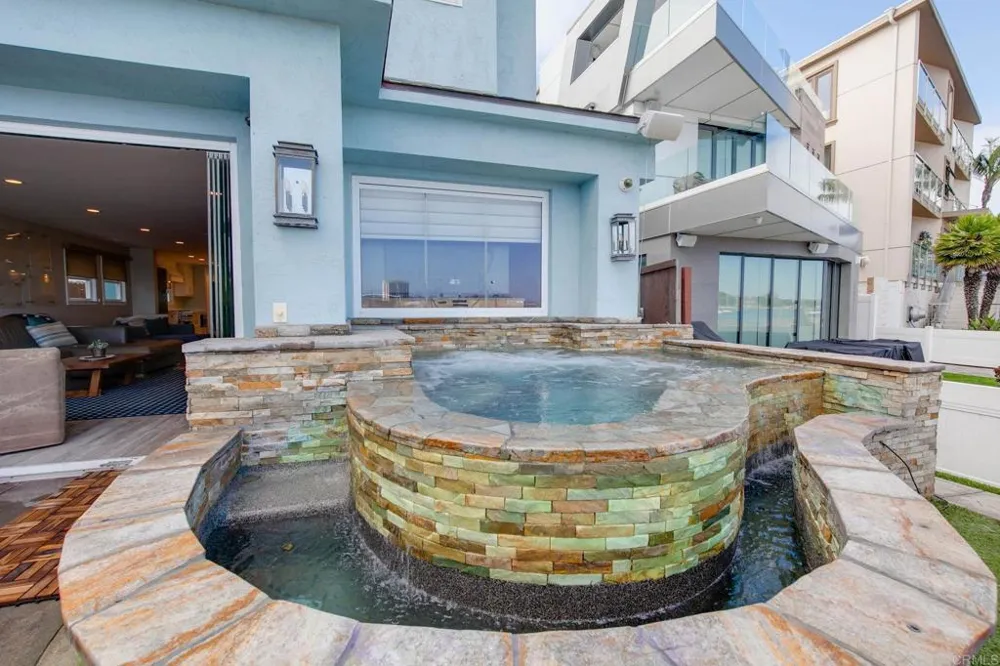 2812 Bayside Walk San Diego, CA 92109