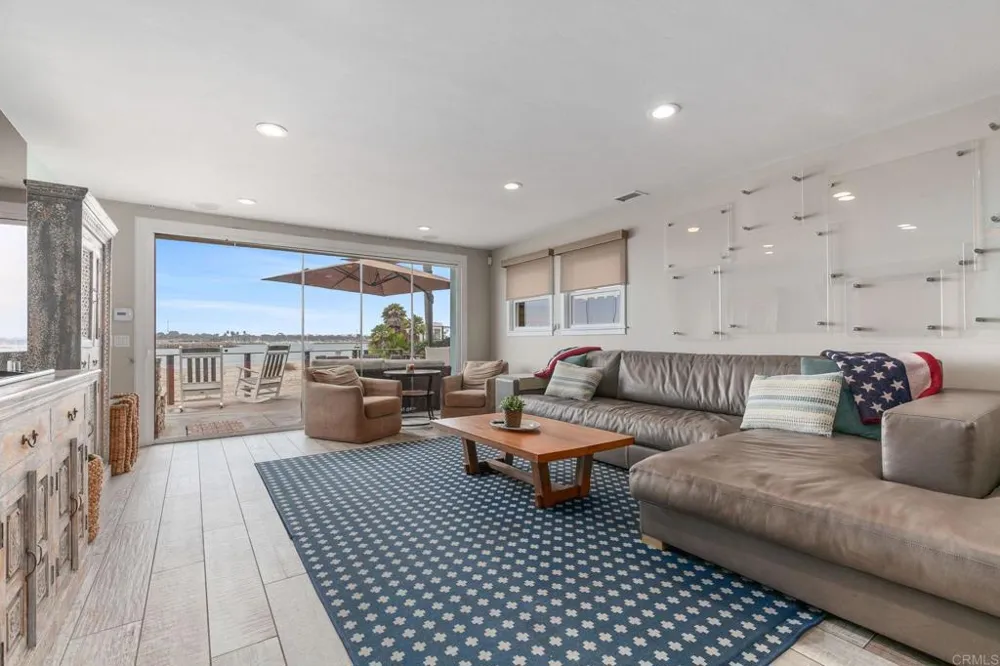 2812 Bayside Walk San Diego, CA 92109