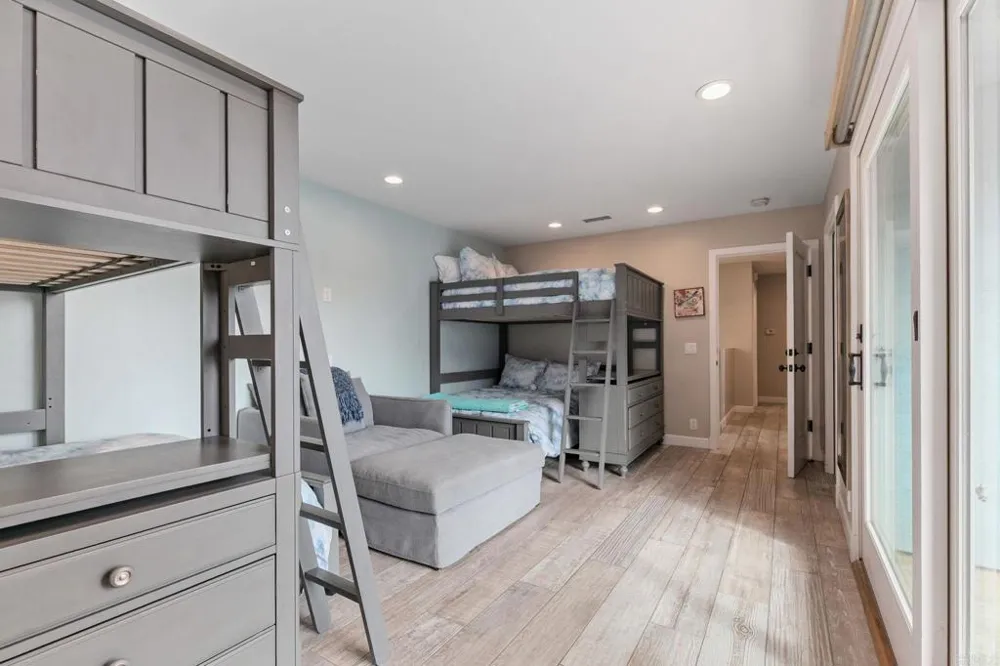 2812 Bayside Walk San Diego, CA 92109