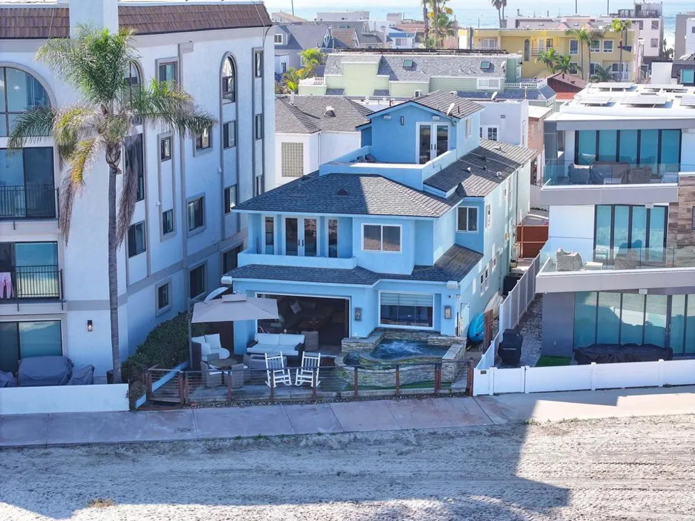 2812 Bayside Walk San Diego, CA 92109