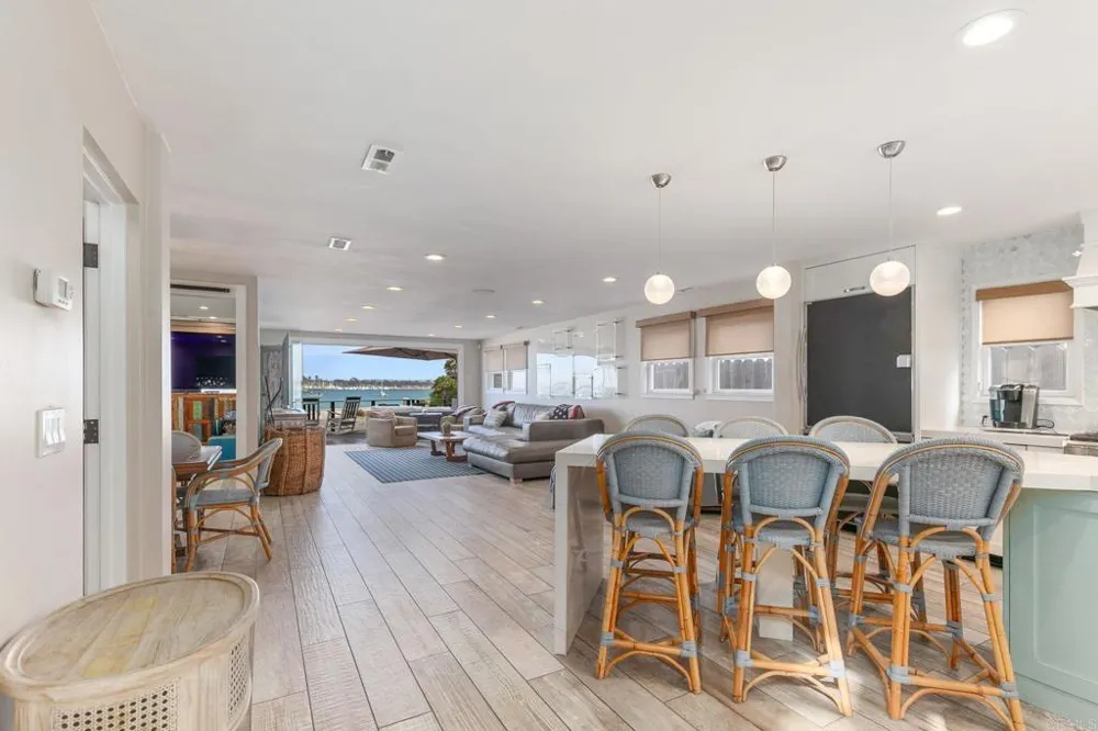 2812 Bayside Walk San Diego, CA 92109