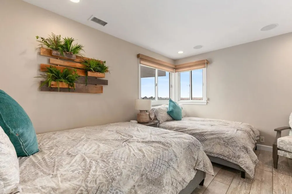 2812 Bayside Walk San Diego, CA 92109