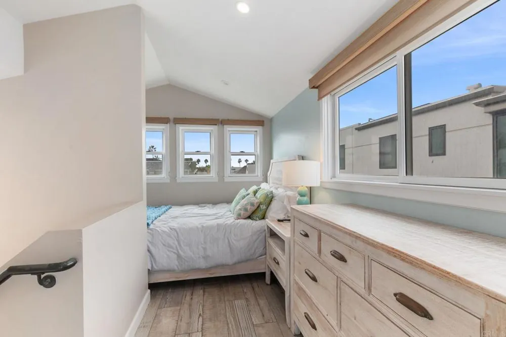 2812 Bayside Walk San Diego, CA 92109