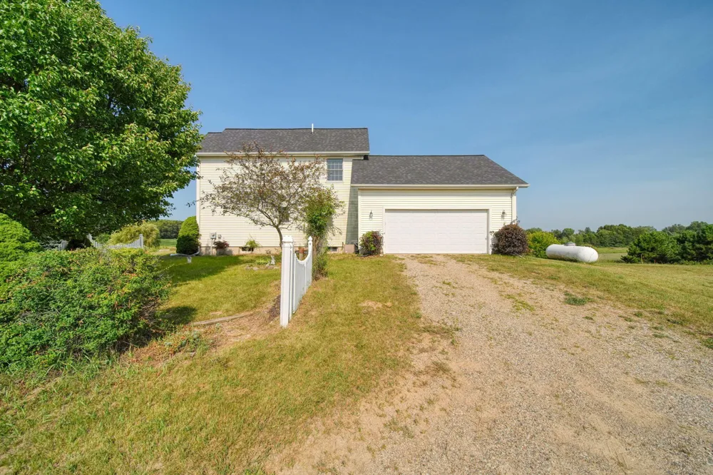 11329 Rosemary Lane Munith, MI 49259