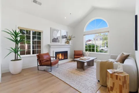 608 Anacapa Lane