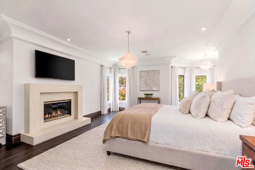 204 Bell Canyon Road Bell Canyon, CA 91307