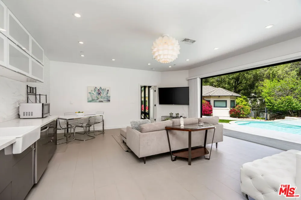 204 Bell Canyon Road Bell Canyon, CA 91307