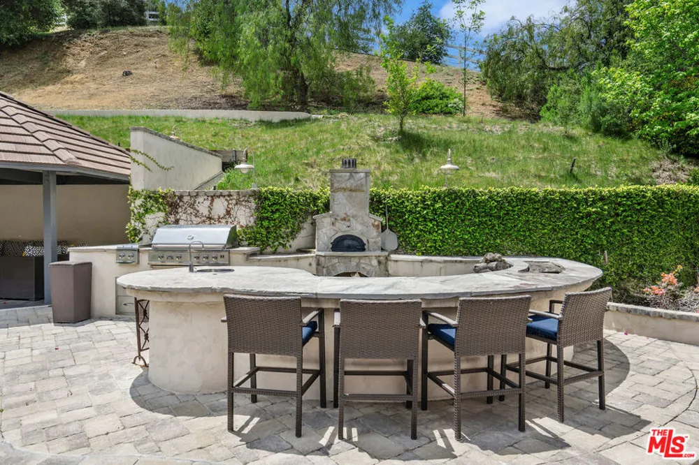 204 Bell Canyon Road Bell Canyon, CA 91307