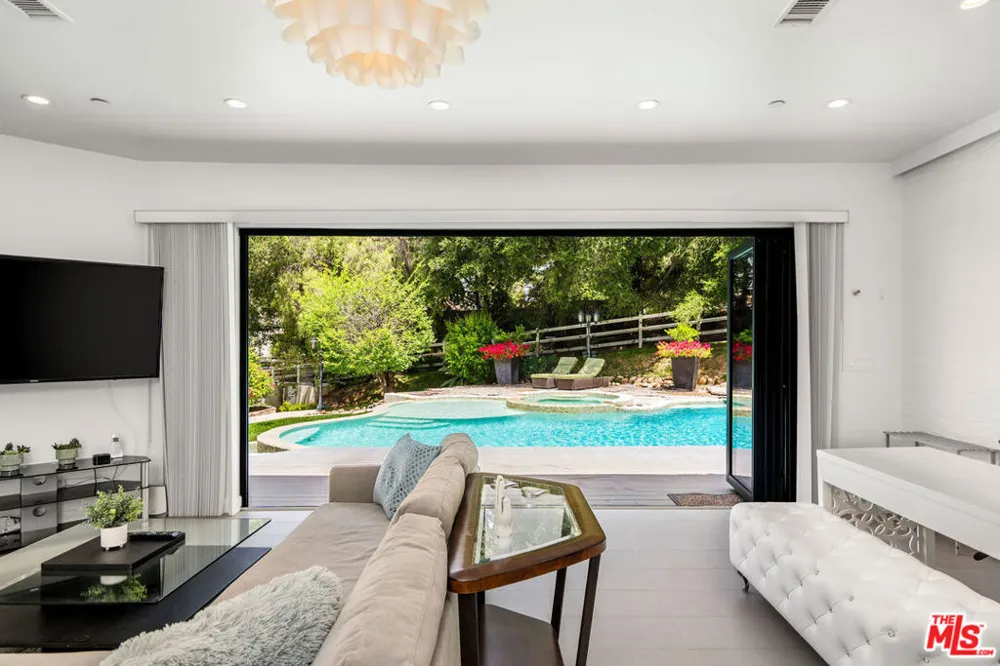 204 Bell Canyon Road Bell Canyon, CA 91307