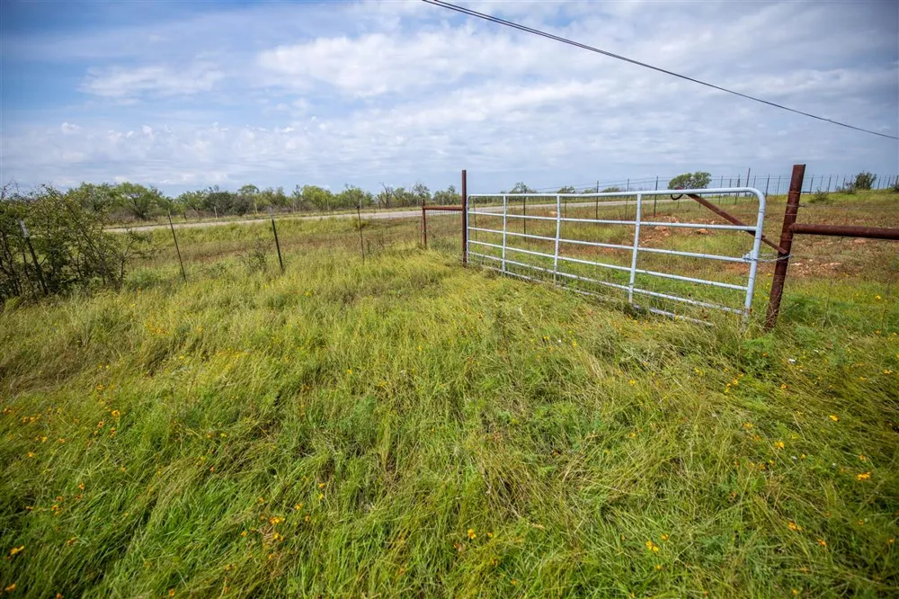 15811 W State Highway 29 Llano, TX 78643