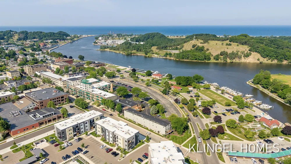 204 Harbor Avenue #7 Grand Haven City, MI 49417
