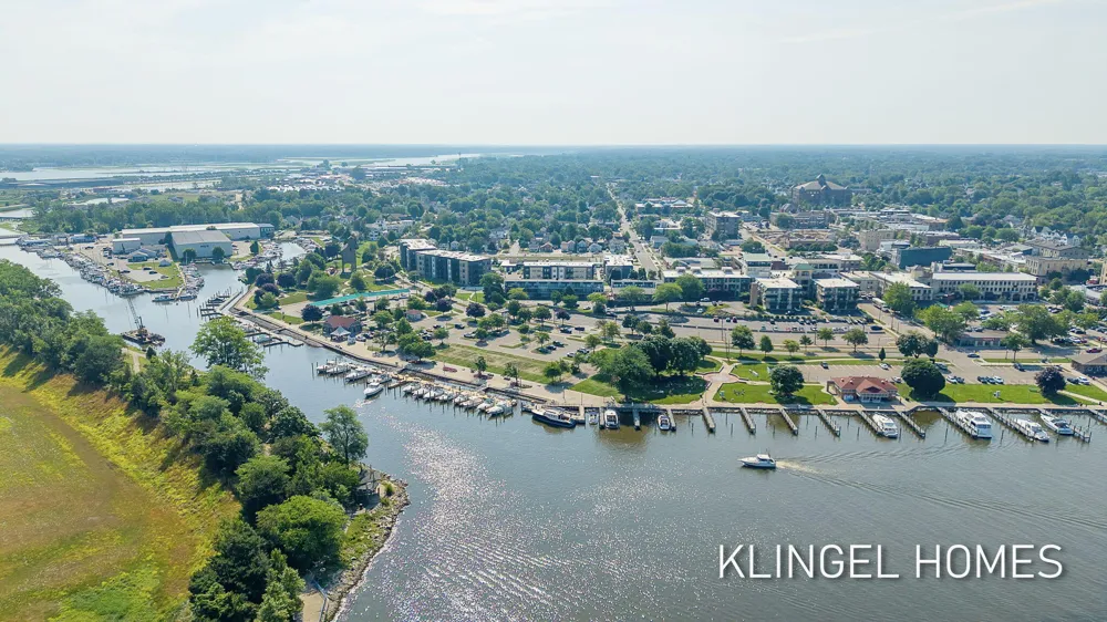 204 Harbor Avenue #7 Grand Haven City, MI 49417