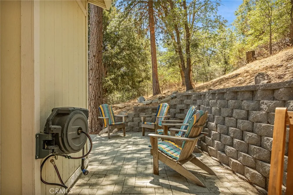 24071 Fern Glen Crestline, CA 92325