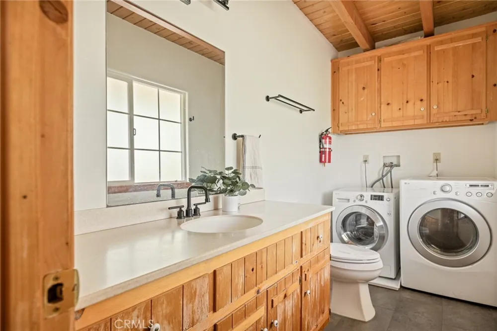 24071 Fern Glen Crestline, CA 92325