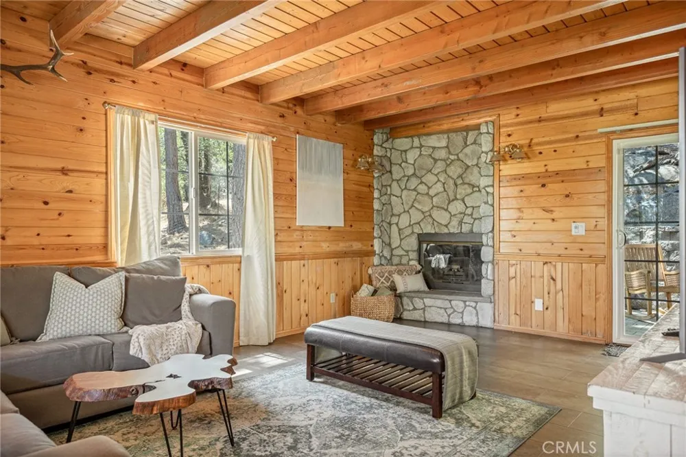 24071 Fern Glen Crestline, CA 92325