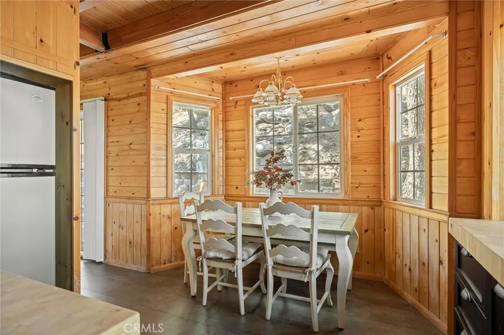 24071 Fern Glen Crestline, CA 92325