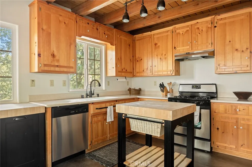 24071 Fern Glen Crestline, CA 92325