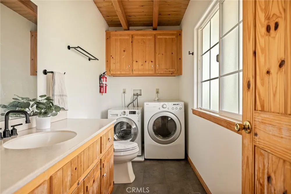 24071 Fern Glen Crestline, CA 92325