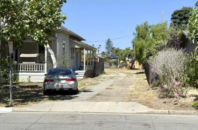 131 Trevethan Santa Cruz, CA 95062