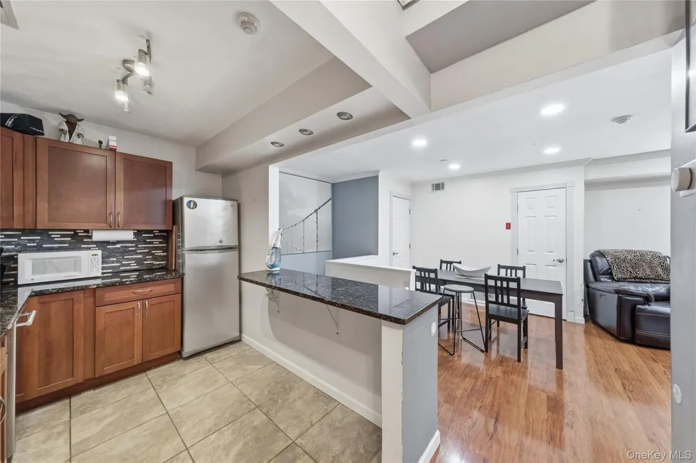 230 Lake Pointe Circle #230 Middle Island, NY 11953