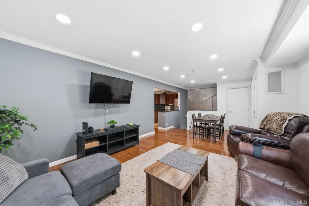 230 Lake Pointe Circle #230 Middle Island, NY 11953