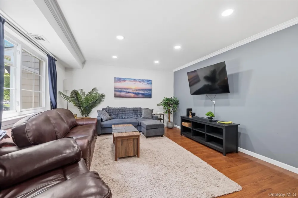 230 Lake Pointe Circle #230 Middle Island, NY 11953
