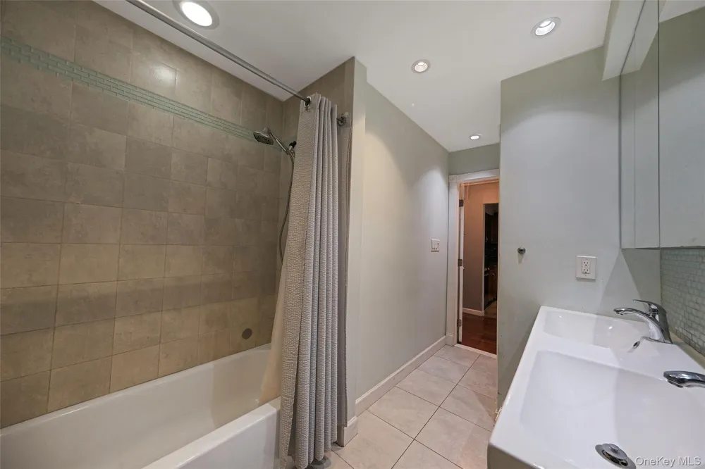230 Lake Pointe Circle #230 Middle Island, NY 11953