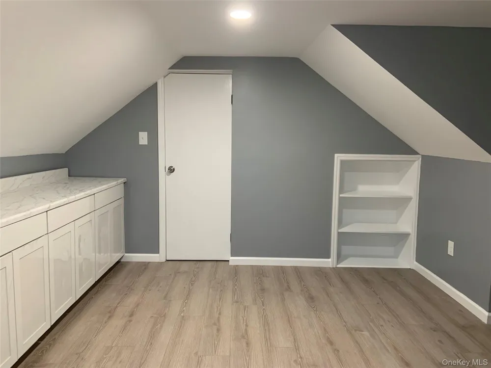 233 S 15th Street Lindenhurst, NY 11757