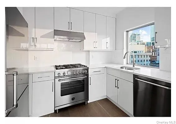4244 Crescent Street #6B Long Island City, NY 11101