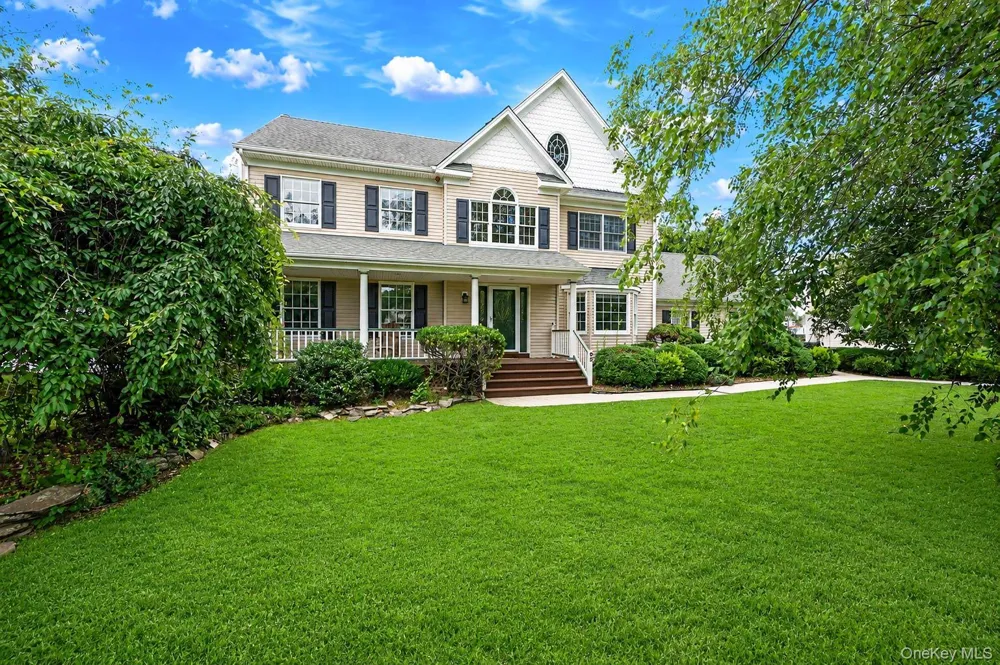 62 Tallmadge Trail Miller Place, NY 11764