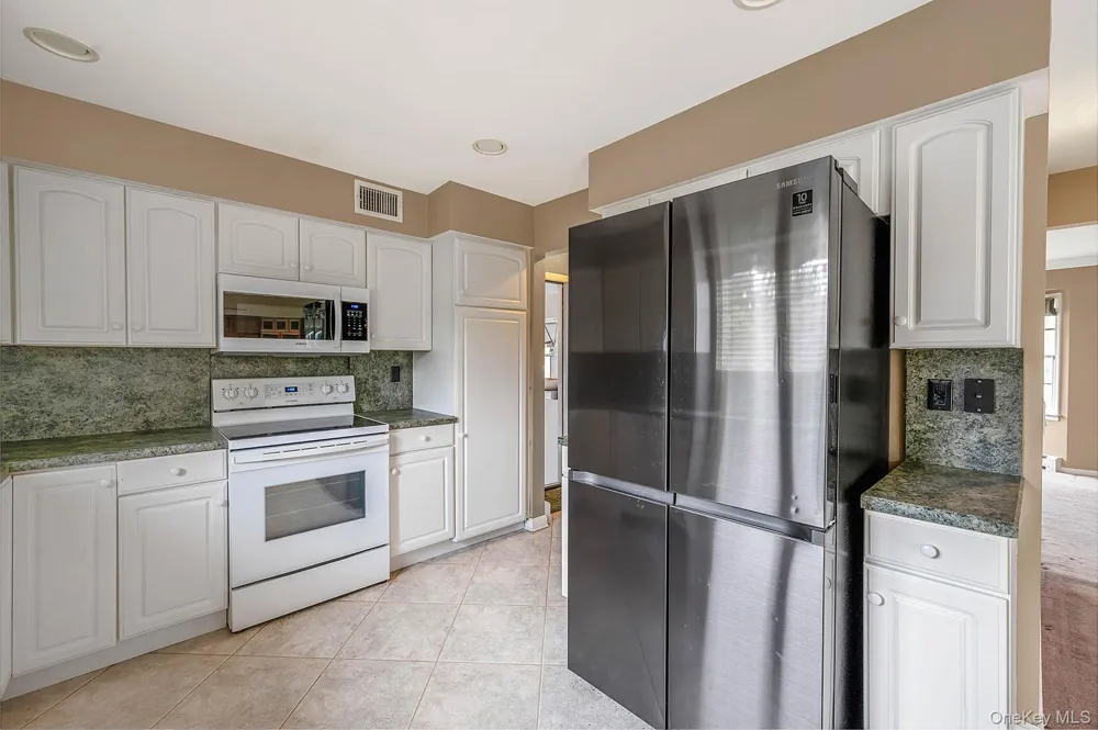 62 Tallmadge Trail Miller Place, NY 11764