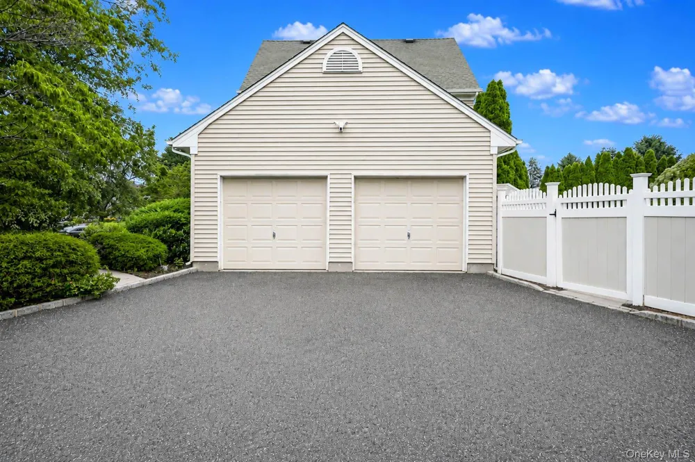 62 Tallmadge Trail Miller Place, NY 11764