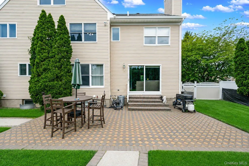 62 Tallmadge Trail Miller Place, NY 11764