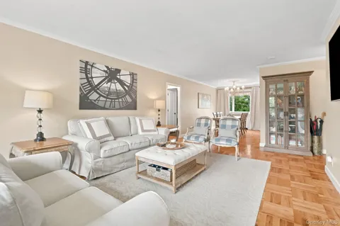 11 Westview Avenue #8-2