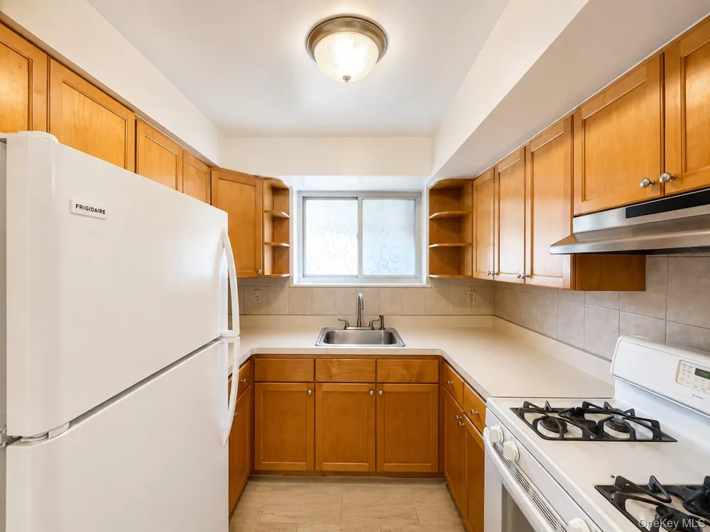 533 Soundview Avenue #3rd Floor Bronx, NY 10473