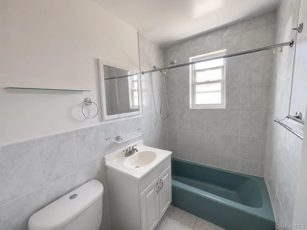 533 Soundview Avenue #3rd Floor Bronx, NY 10473