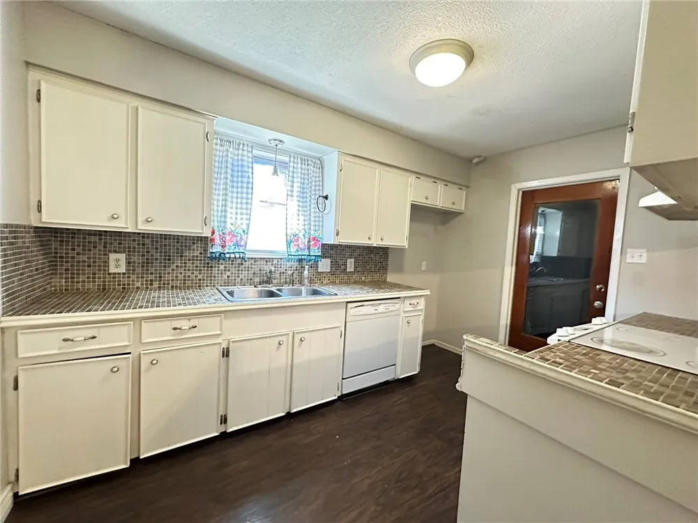 2114 Saint Charles Drive Portland, TX 78374
