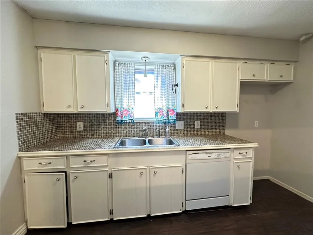 2114 Saint Charles Drive Portland, TX 78374