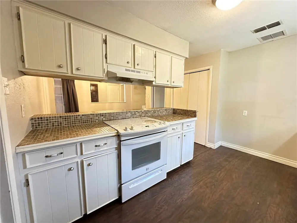 2114 Saint Charles Drive Portland, TX 78374