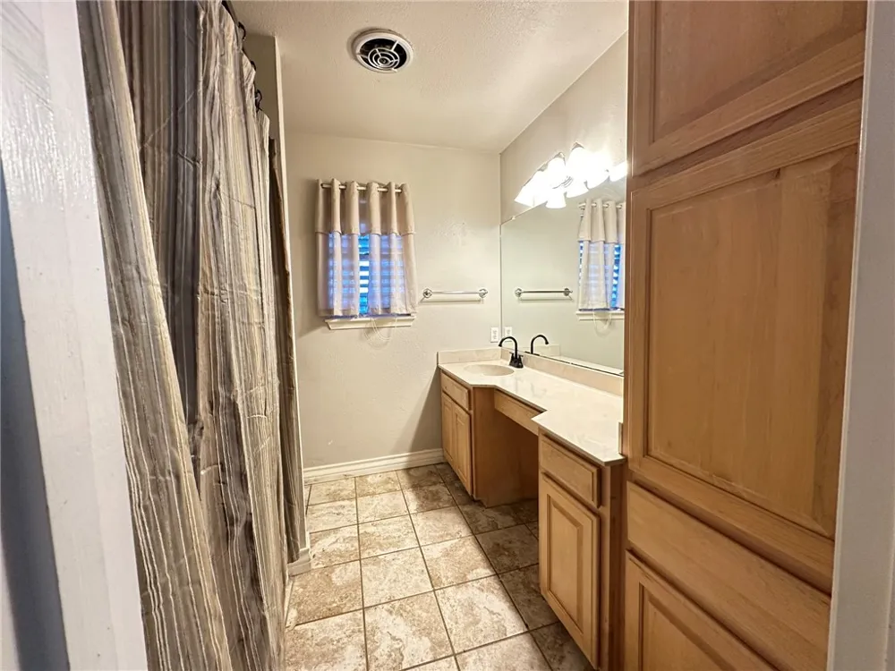 2114 Saint Charles Drive Portland, TX 78374