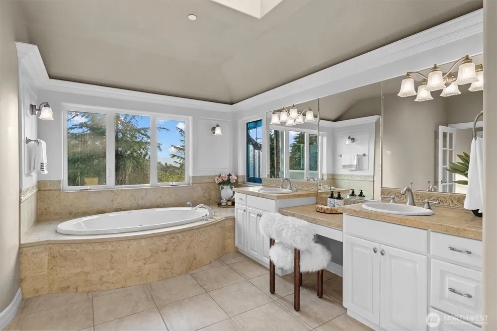 14716 SE 83rd Place Newcastle, WA 98059