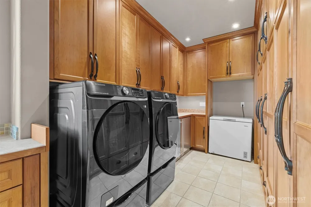 14716 SE 83rd Place Newcastle, WA 98059